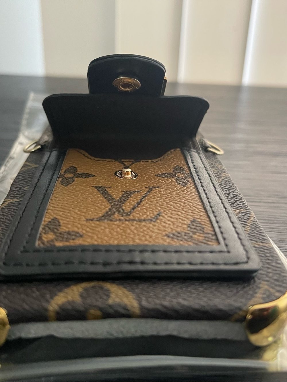 iPhone 17pro max crossbody wallet phone case - Picture 3 of 5